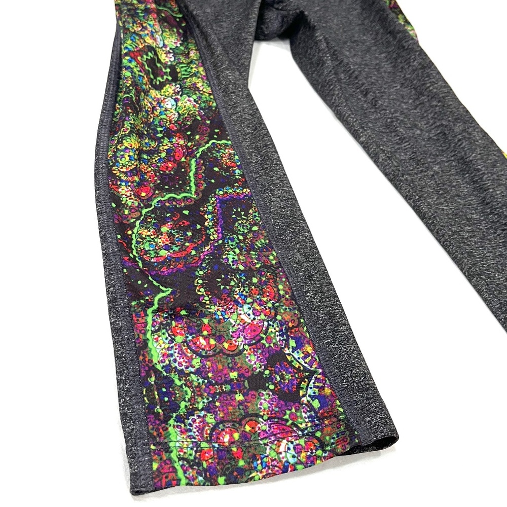 LuLaRoe "Jade" Capri Exercise Yoga Leggings in Gray w Kaleidoscope Print. Med - Picture 3 of 8